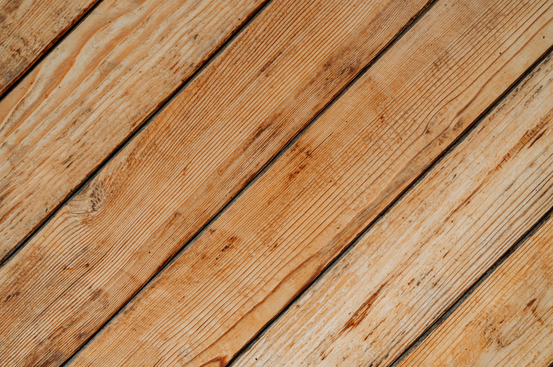 Best Tips for Maintaining Wood Floors