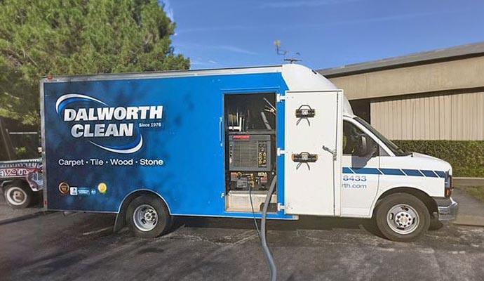 Truck mounted system for carpet cleaning service